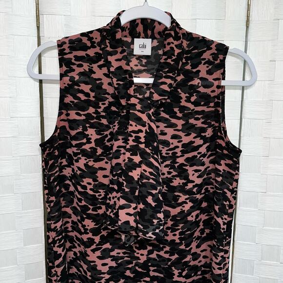 Cabi Womens 9 To 5 Blouse In Animal Print Bow Tie Neck 3075 Size Small - Picture 3 of 10